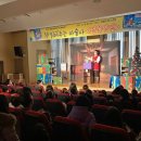 책 읽어주는 마술사 이미지