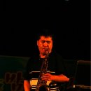 색소폰 연주 이미지