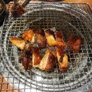 빨간석쇠구이 (서정리점) | 대구 월성동 맛집 밤새우는닭｜점심에도 줄 서는 석쇠 닭다리살양념구이 별미 오징어