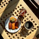 브랑누아펜션 | 울산 서생 카페 해어화 포토존과 구움과자 가득한 간절곶 햇살 맛집