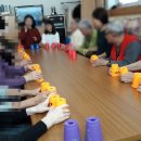 12개의 컵의 마법 스포츠 스태킹 이미지