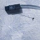 빌로우(BELOW)