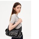 제이에스티나 ILLY MD포켓체인숄더 BK 이미지