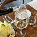 홍대입구역 2번 출구 삼성스토어 앞 이미지