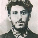 레닌의 이름 아래, 스탈린의 이름 아래 묻혀버린 천재적인 혁명가.. 레온 트로츠키 이미지