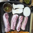 올레정육 | 제주 서귀포 매일올레시장 맛집: '놀이터 정육 식당' 흑돼지 & 딱새우 된장찌개 조합! (내돈내산 후기)