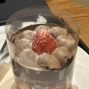 신상메뉴 아이스 두바이 초콜릿 모카 &amp; 딸기 가나슈 프레지에 내돈내산(+ 딸기 생크림 레이어 케이크)