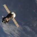 생중계: 러시아 여배우, 영화 감독, 우주 비행사가 지구로 돌아온다. 이미지