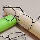 스퀘어 안경 이미지