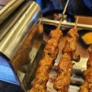 어울마당로 113 양꼬치 앞 | [서교동맛집] 홍대양꼬치 끝판왕 ‘꼬치꼬치양꼬치’ 마포양꼬치 성지 털어봄! ✨