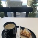 강동구청역 카페맛집 카페마오에서 커피와 아몬드 휘낭시에 후기