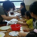 천안 평생 교육 학습관 모이새 다문화 가정 센타에서 전통문화배우기에서 윤도예연구소 연구원 이 수업을하는 모습 이미지