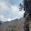 의신,삼철(하철,중철,상철)굴암터, 도덕봉 이미지