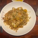 별참국수 | 기흥AK몰 맛집 하노이별 AK&amp; 기흥점 | 존맛탱 양지쌀국수와 불맛 제대로 해산물 팟타이!