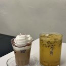 오버트연남 | [서울/동교동/홍대입구역 카페] 오버트 연남 OUVERT SEOUL :: 아메리카노 리필가능한 동교동카페, 크림...