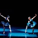 블랙토 시네마 댄스 이미지