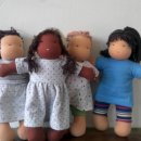 인형과 함께 이미지