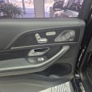 로고스태프 | GLS 피아노트림 4d부메스터 마이바흐 가오리핸들 도어스태프 등받이 무선 카플레이 전체화면 교체 시공