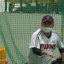 두 남자의 포옹 이미지