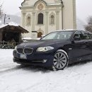 네바퀴자동차 이미지