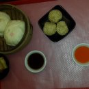 점심을 먹고 난후 간식으로 먹은 중국식 만두와 찹살떡[필리핀 바콜로드 골프투어 및 전지훈련] 이미지