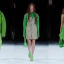 봄, 여름 살롱 이미지