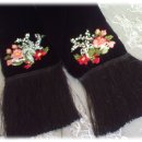 키박스,에뜨로스카프,중국엔틱테이블셋트,귀걸이,머플러,소품들,통장지갑,벨지움러너,쉐르단침구셋트,작은멜로디액자,에센스비비크림,등등 이미지