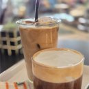 땡스커피 | 유럽 감성 뿜뿜! 최고 핫한 송리단길 카페 추천 - 땡스투홀리데이