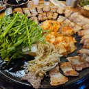 무쇠김치삼겹 - 남구 유엔평화로 26 | 무쇠김치삼겹