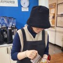 커피라떼아트 야간 이미지