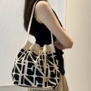 입는기쁨 | 여성 니트 숄더백, 기쁨미소 라빅 버킷백 데일리 사용후기