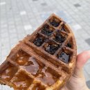 와플탄거 주워먹으면서 집가는중 이미지