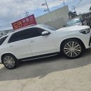 벤츠 GLE 차량 GLS 마이바흐 순정 22인치 장착 사진 입니다 이미지