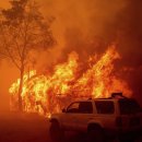 캘리포니아의 대규모 파크 산불이 계속 증가 이미지