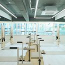 어나더 필라테스 라운지 이미지