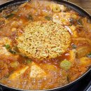더 김치찌개 이미지