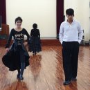 자신감 업 시니어 모델 이미지