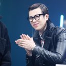 지호 [손짓하여 부르다]