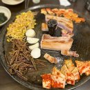 황금돼지솥뚜껑삼겹살 이미지