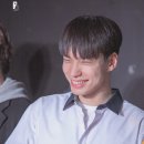 펜스 너머로 가을바람이 불기 시작해 이미지