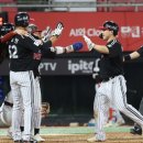 문성주 역전 그랜드슬램 폭발…LG, 정규시즌 우승 매직넘버 '13' 이미지