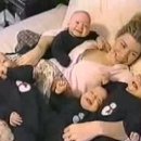 Laughing Quadruplets / 동시에 웃는 네 쌍둥이 ㅋㅋㅋ 이미지