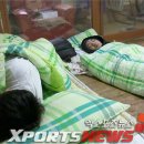 엄마품안 이미지