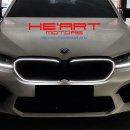 G30 맞아? 신형 G60 느낌 제대로 살린 아이코닉 글로우 발광 그릴 시공 (리모컨 기능 추가된 M5 블랙 그릴) 이미지