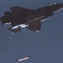 F-35전투기서 신형 전술핵폭탄 투하 적합성 실험 이미지