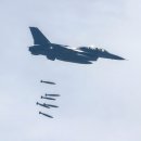 "캄보디아 완전히 무너졌다" 태국 F-16 전투기가 발사한 한국산 KGGB 폭탄 100발 이미지