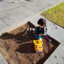 아이들을 위한 모래놀이터 만들기 이미지