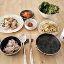 봉쥬르 접시에 삼겹살 정식 홀로 차려먹기..ㅎㅎ_w.카라멜푸딩