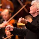 하차튜리안(Aram I. Khachaturian) ＜검의 춤(Sabre Dance)＞ 이미지