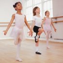 유아 스트레칭 발레 이미지